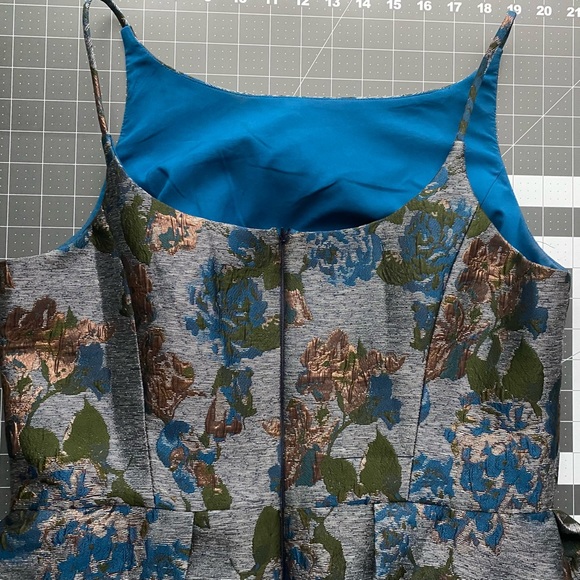 Gal Meets Glam Dress Size 12 - Picture 10 of 13